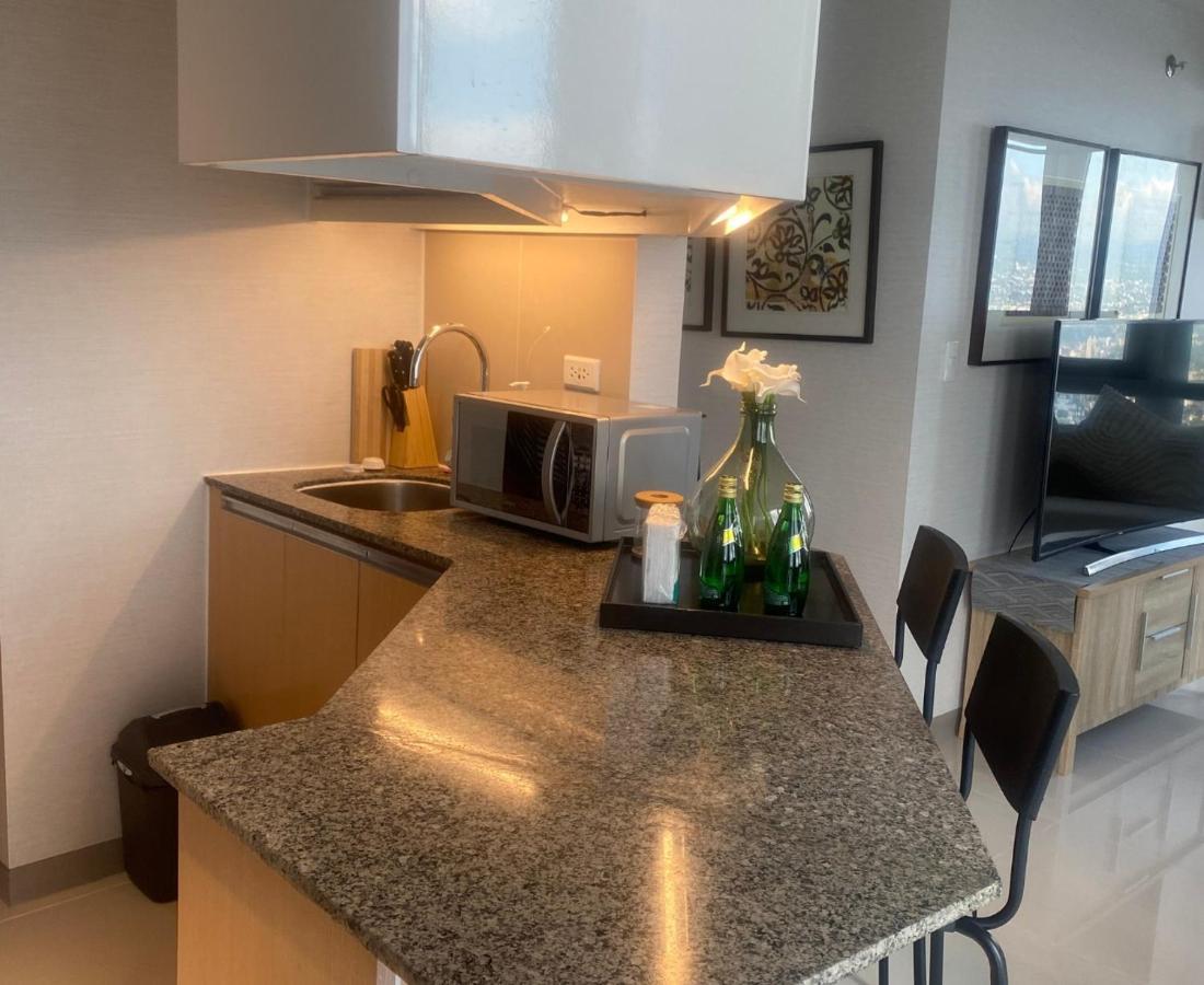 Classy 2Br Suite At Eastwood City With Pool And City Skyline View Manila Exterior foto