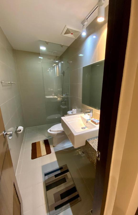 Classy 2Br Suite At Eastwood City With Pool And City Skyline View Manila Exterior foto